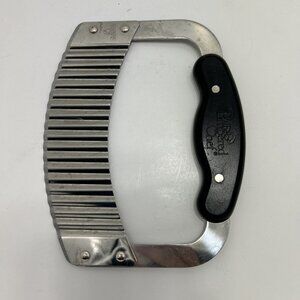 Pampered Chef Stainless Steel Half Moon Crinkle Cutte Black Handle